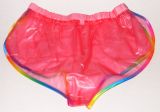 PVC-Shorts Andreas hellrot mit regenbogenfarbiger Einfassung