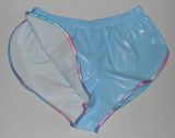 Lackshorts Andreas hellblau mit regenbogenfarbiger Einfassung