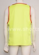 Shirt Gr&ouml;sse L aus weichem Funktionsstoff mit roter Einfassung..